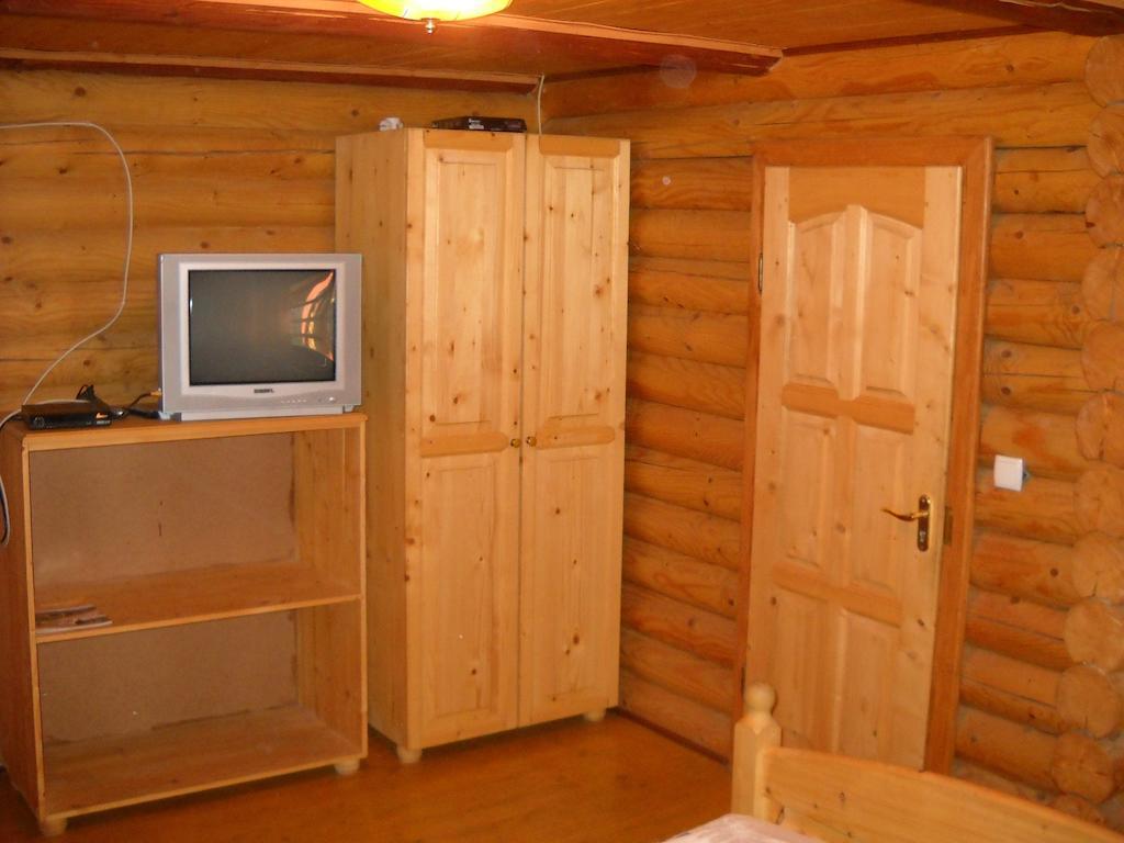 ホテルSmerekova Hata ヤシニャ 部屋 写真